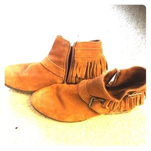 Minnetonka Boots 7.5